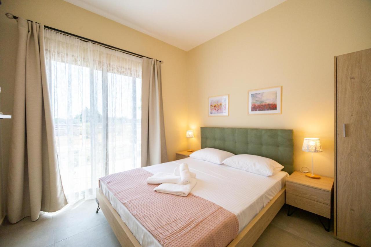 Varkes Suites 1 Nea Poteidaia Exteriér fotografie